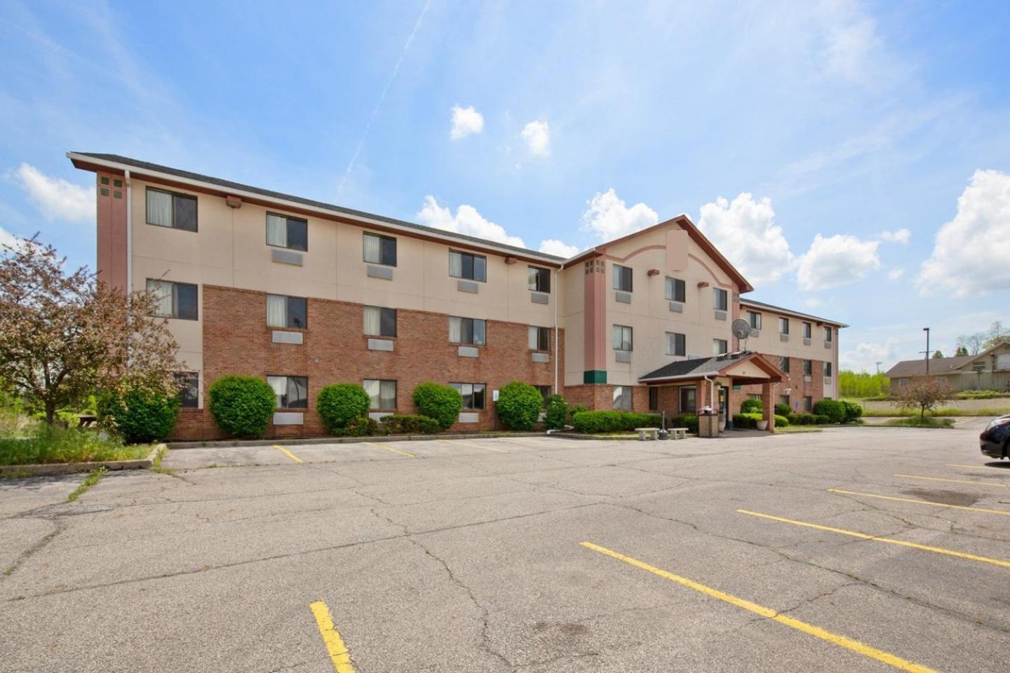 Oyo Hotel Portage I-94 Exteriör bild