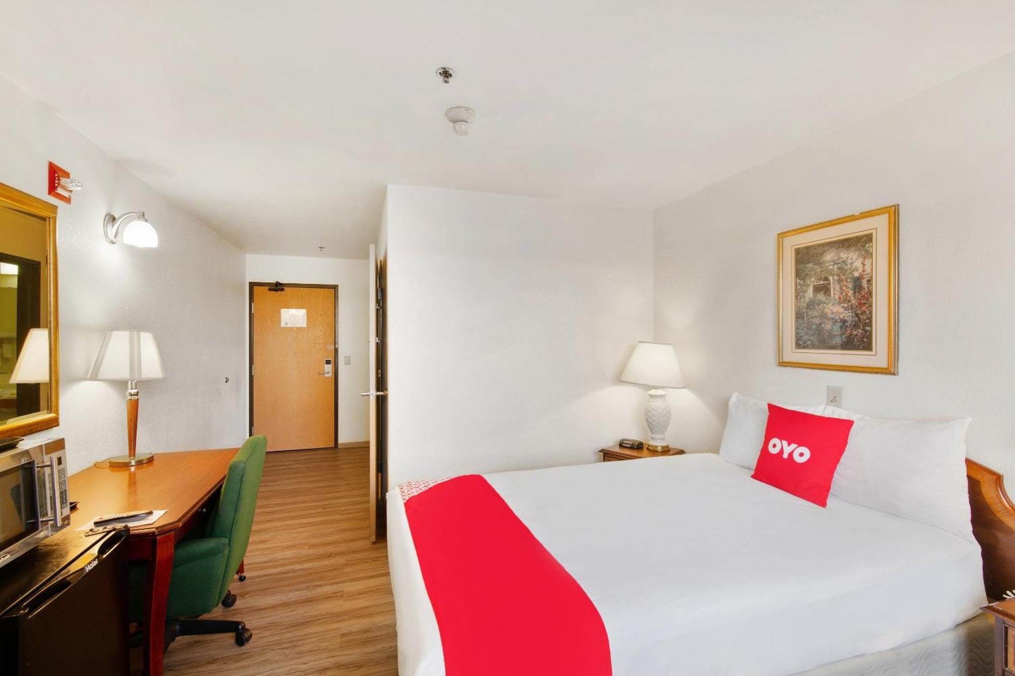 Oyo Hotel Portage I-94 Exteriör bild